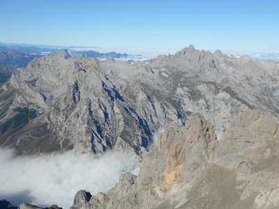 TORRE DE PEÑALARA Y OTRAS CUMBRES DESTACADAS DEL VALLE DE VALDEÓN