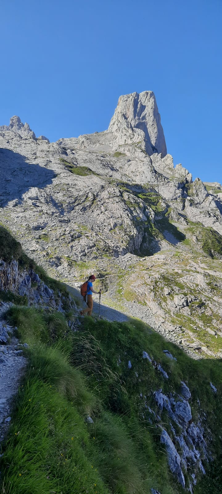 PICOS DE EUROPA ( Naranjo de Bulnes y Peña Mellera)
