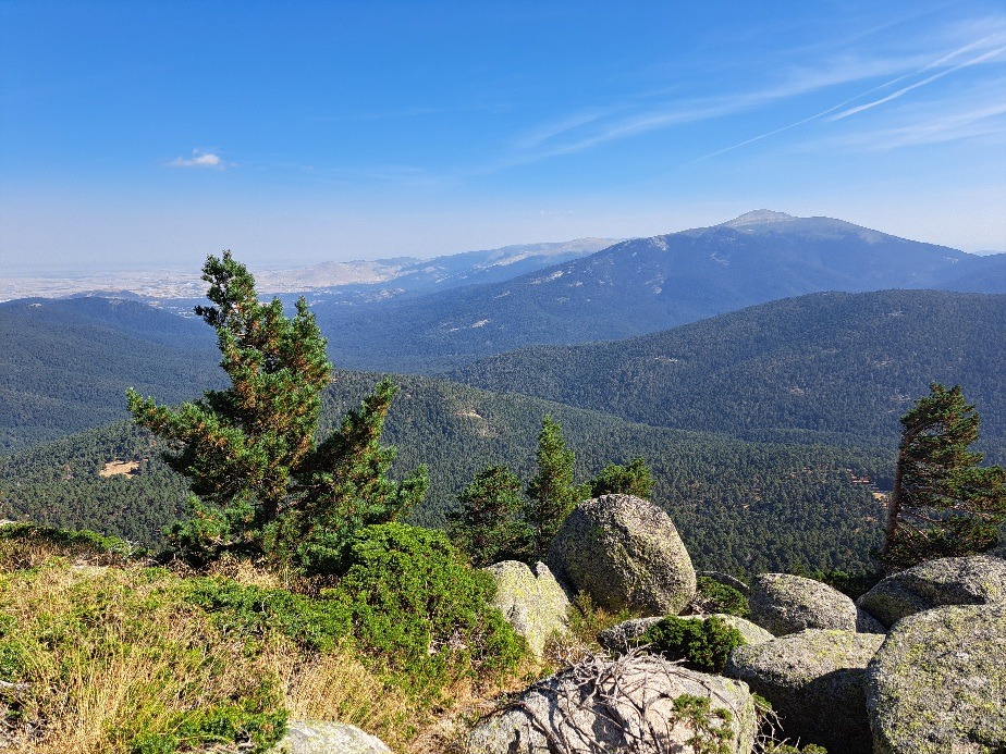 Excursionismo: Recorrido por Rascafría: El Robledal de los Horcajuelos y el Carro del Diablo (Madrid).